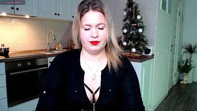 HotTiffani online show from December 27, 2024, 9:26 am