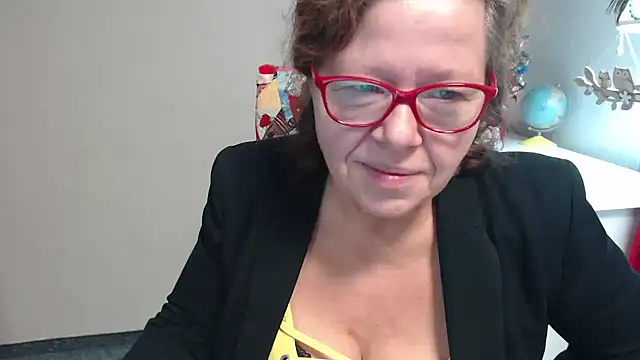 Adelewildx online show from December 17, 2024, 4:48 am