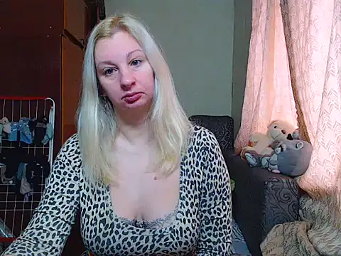 BustyBlond online show from December 8, 2024, 6:33 am