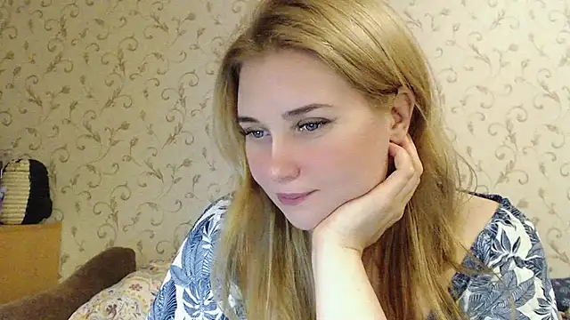 mmmPinUpGirl online show from November 26, 2024, 8:42 pm