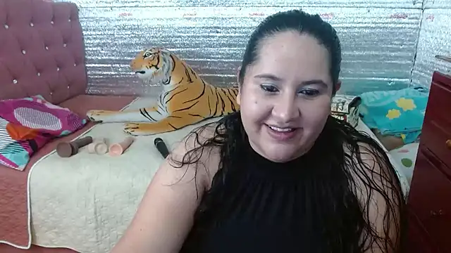 EMILY-NESSA online show from January 25, 2025, 8:31 pm