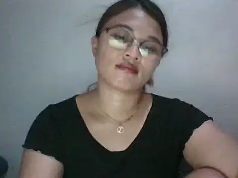 wildsexypinay33x online show from December 14, 2024, 3:46 am