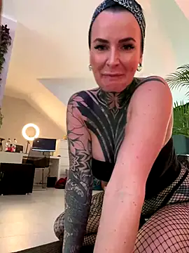 InkedBiitch online show from November 22, 2024, 7:58 am