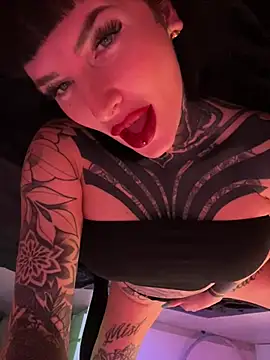 InkedBiitch online show from December 13, 2024, 7:05 pm