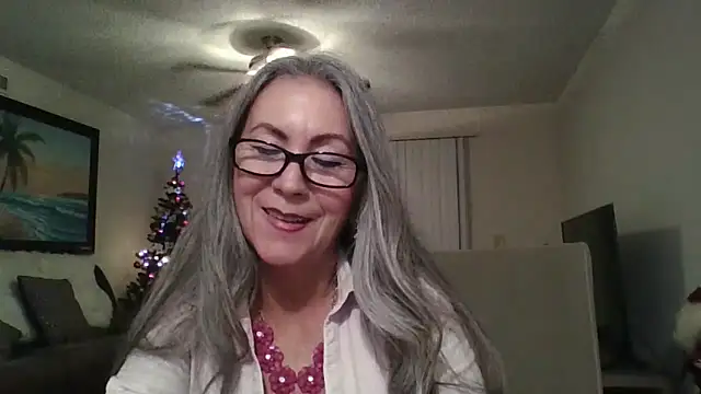 EvaRobinson online show from December 19, 2024, 12:30 am