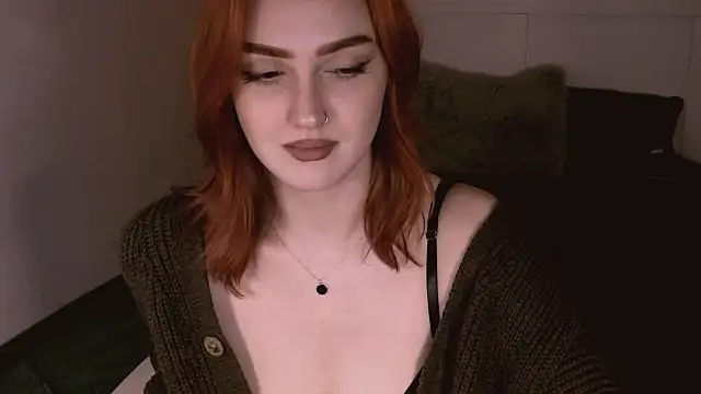 LilyFarey online show from November 18, 2024, 4:48 pm