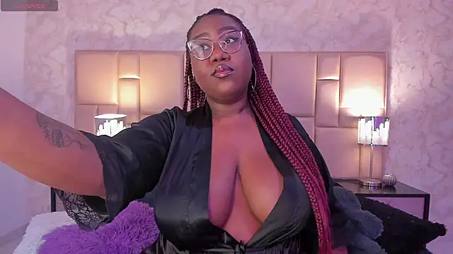 Darnellqueen online show from January 3, 2025, 4:07 am