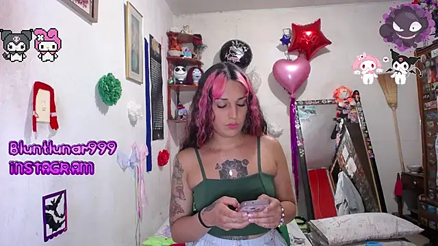 alejandrakillsdolls online show from December 3, 2024, 11:25 pm